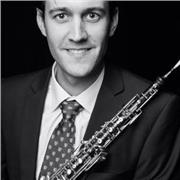 Profesor superior de oboe y músico de orquesta en activo